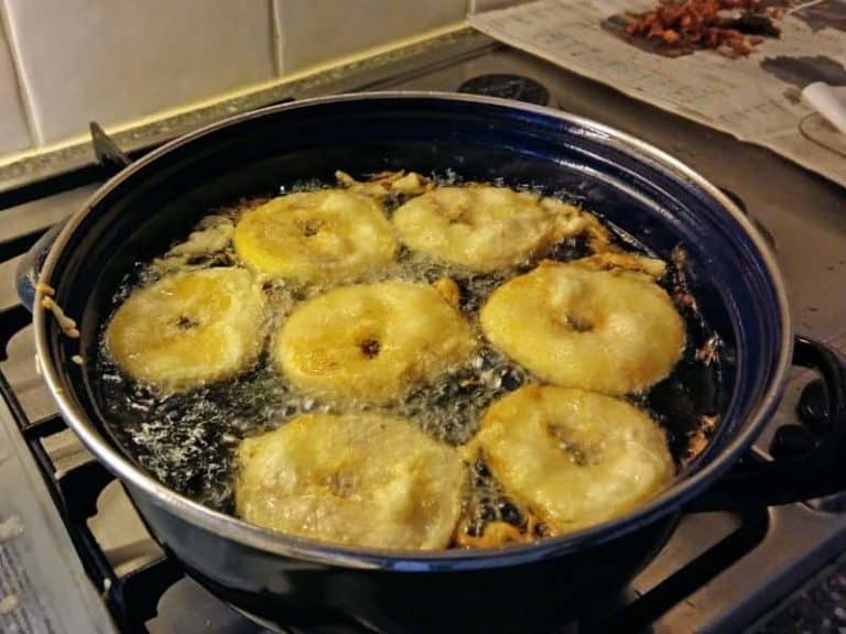 Can You Deep Fry & Boil Water in a Dutch Oven? (Answered) HomeApricot