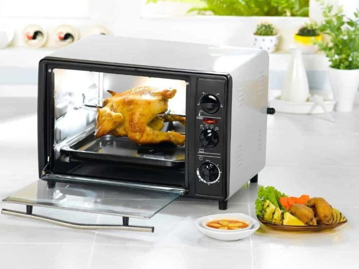 Do You Put Water in a Roaster Oven? (Explained) HomeApricot