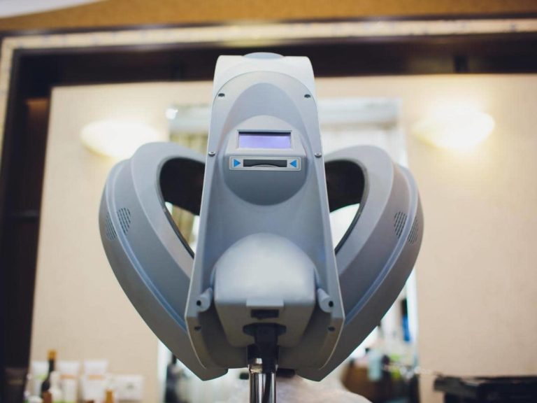 How Long to Sit Under Hooded Dryer? (Quick Answers)