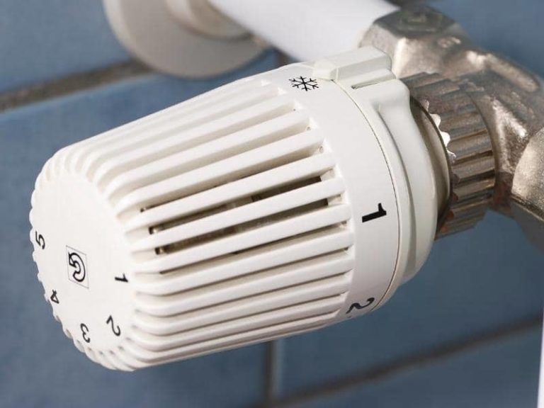 Which Way Does a Thermostat Go In? (Quick Answers)