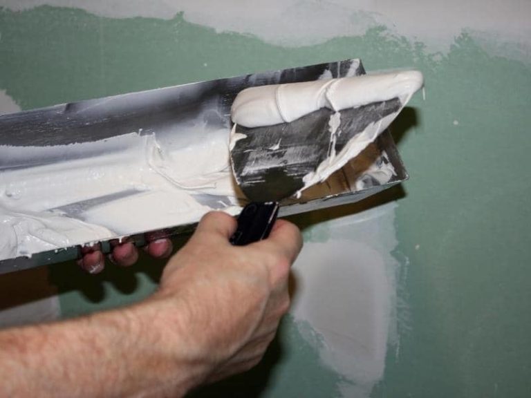 Can Mold Grow in Spackle? (All You Need to Know)