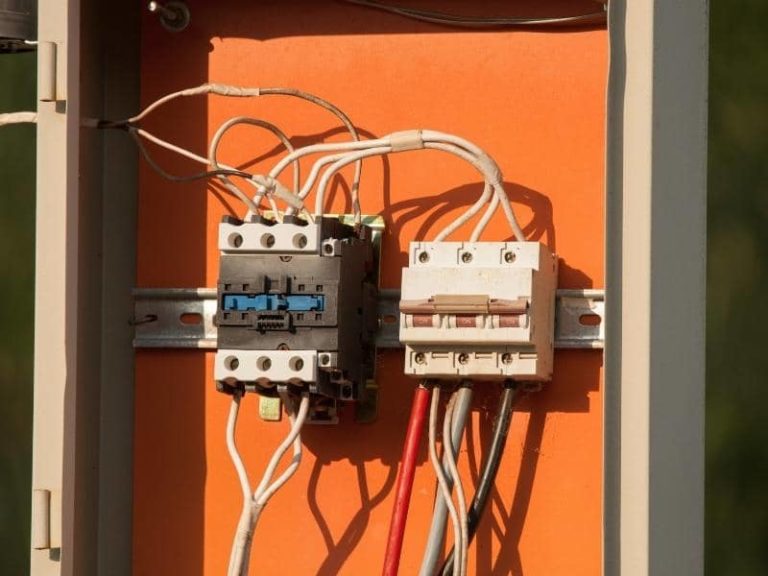 Can You Use 30 Amp Breaker for a Water Heater? (Answered)