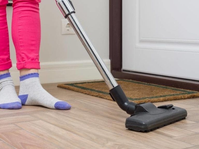 Can You Use Any Cleaner in Shark Vacmop? (Quick Answers) HomeApricot