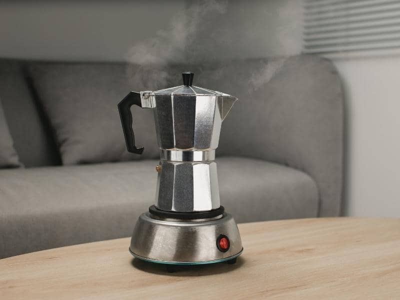 can-you-use-moka-pot-on-electric-stove-explained-homeapricot