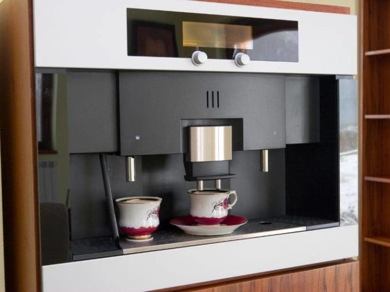 How Many Watts Does a Coffee Maker Use? (Quick Answers)