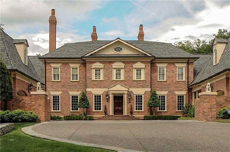 6-Bedroom 2-Story Georgian Estate Home with Luxurious Private Garden Views (Floor Plan)
