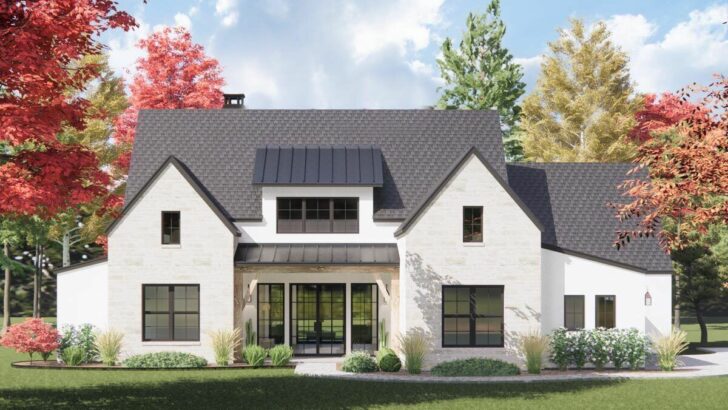 One-Story 4-Bedroom Transitional House With Central Living Space (Floor Plan)