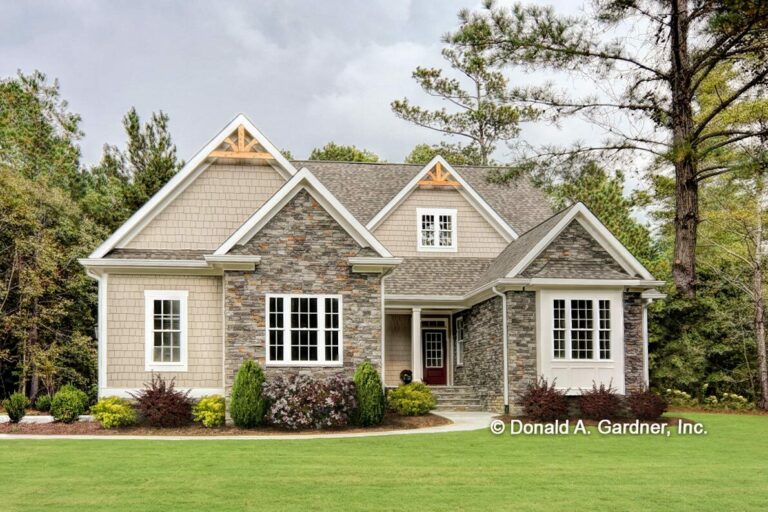 Small 3-Bedroom 1-Story Craftsman Home With a Double-Island Central Kitchen (Floor Plan)