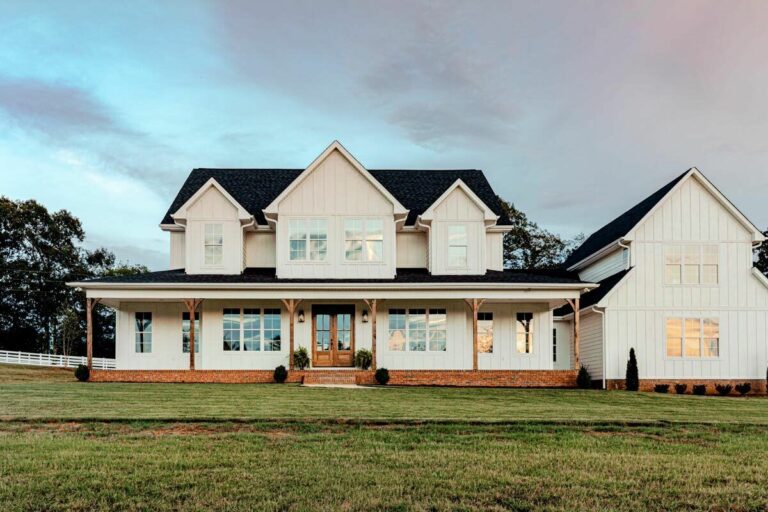 5-Bedroom Dual-Story Farmhouse with Optional Garage Loft (Floor Plan)