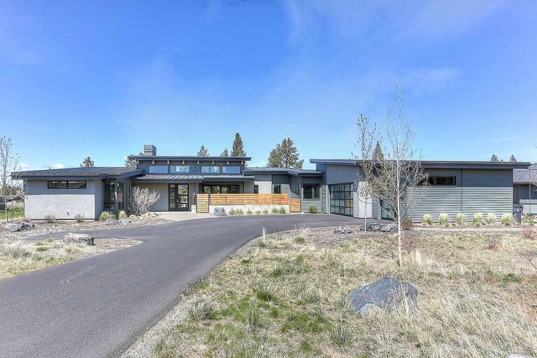 3-Bedroom Single-Story Contemporary Split-Bed House with Views From Rear Windows (Floor Plan)