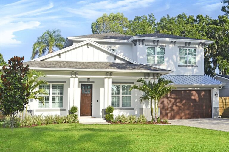 Flexible 5-Bedroom Dual-Story Florida House with Owner’s Suite (Floor Plan)