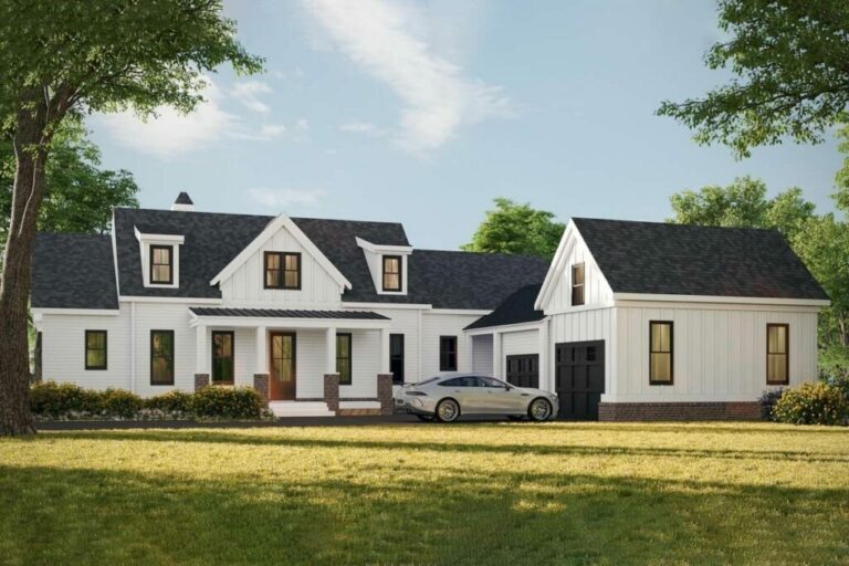 5-Bedroom 1-Story Modern Farmhouse with Courtyard Garage (Floor Plan)
