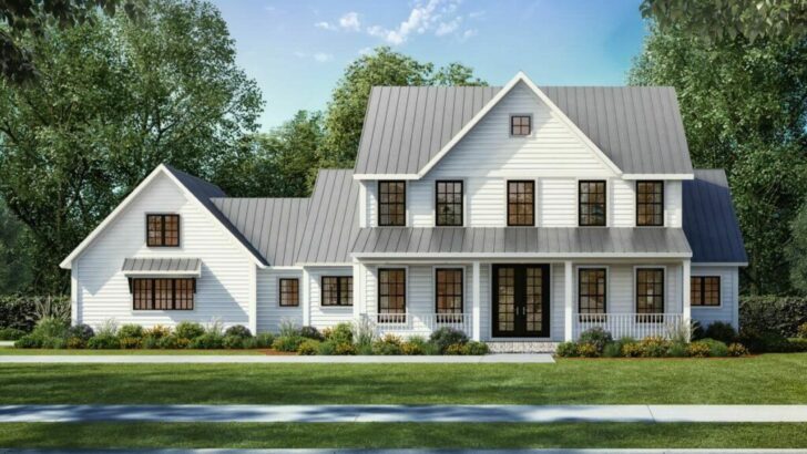 4-Bedroom 2-Story Center-Gabled Farmhouse With Porches (Floor Plan)