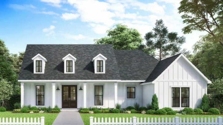 3-Bedroom Single-Story Modern Farmhouse with Rear Porch and Double Carport (Floor Plan)