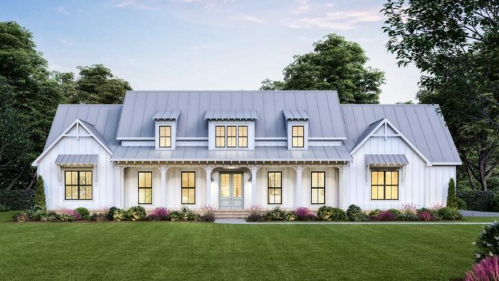 4-Bedroom Single-Story Modern Farmhouse with Vaulted Open-Concept Interior (Floor Plan)