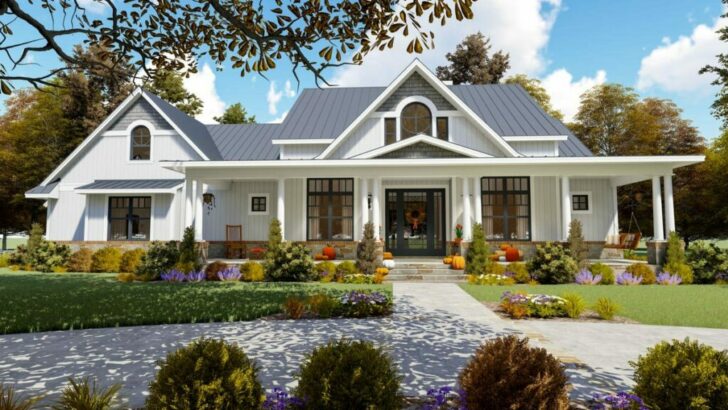 Dual-Story 3-Bedroom Farmhouse with a Luxurious Master Suite (Floor Plan)