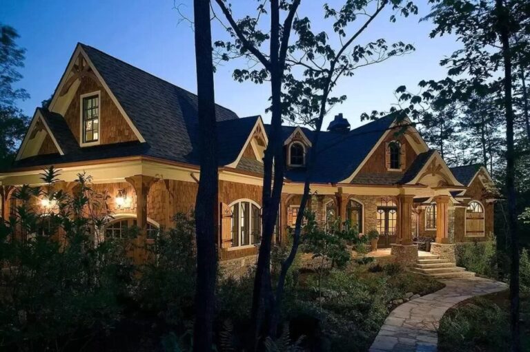 5-Bedroom 2-Story Rustic Craftsman Home with 16′ Vaulted Foyer (Floor Plan)