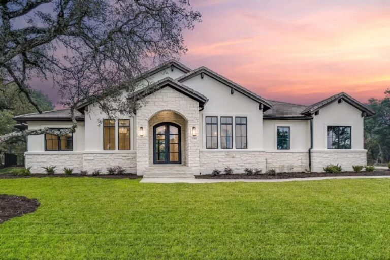 3-Bedroom 1-Story Hill Country House with Home Office and Keeping Room (Floor Plan)