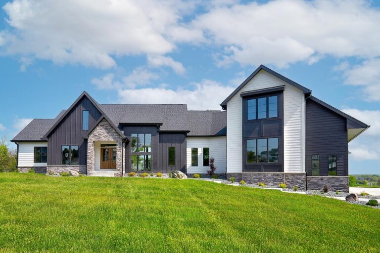 4-Bedroom 2-Story New American Home with Home Office and Game Room (Floor Plan)