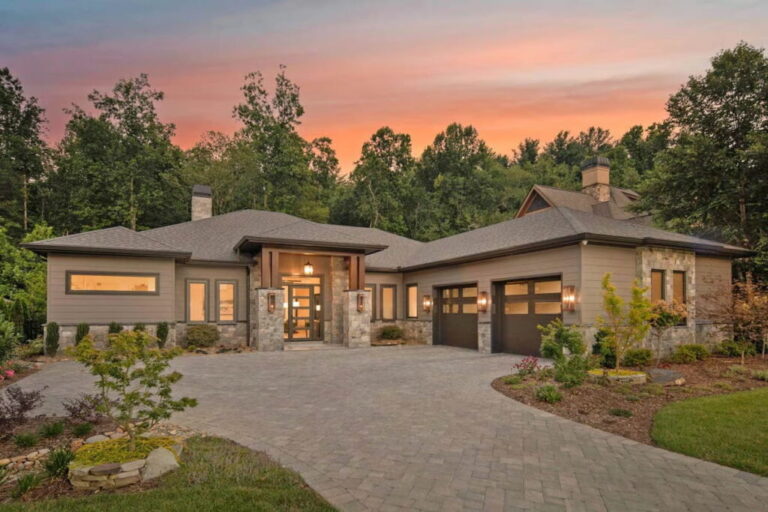 One-Story 3-Bedroom Modern Mountain Ranch House with Outdoor Kitchen (Floor Plan)