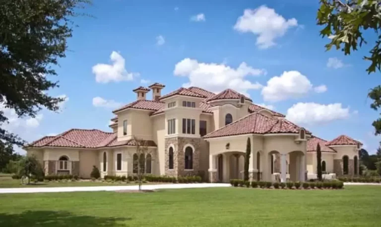 4-Bedroom 2-Story Tuscan House with Two Rotundas (Floor Plan)