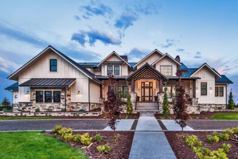 6-Bedroom Dual-Story Mountain Home with Climbing and Exercise Rooms (Floor Plan)