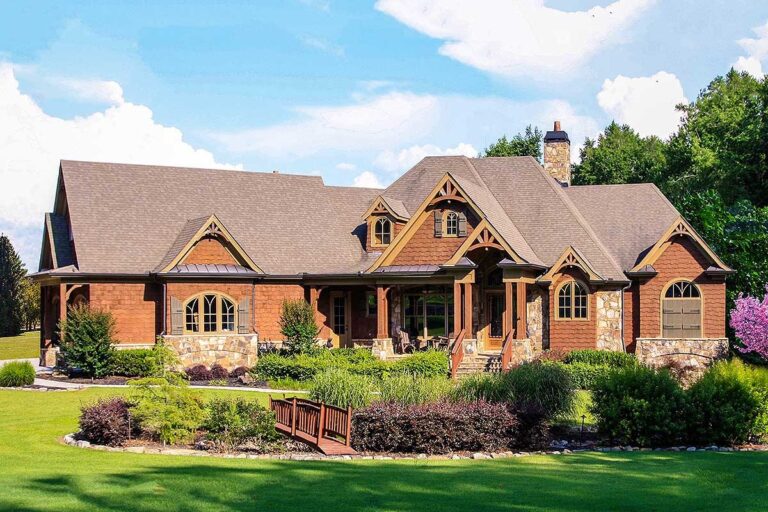 3-Bedroom 2-Story Modern Farmhouse With Bonus Room and Side-Entry Garage (Floor Plan)