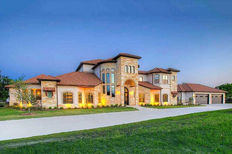 5-Bedroom 2-Story Modern Farmhouse With 4-Car Garage and Bonus Room (Floor Plan)