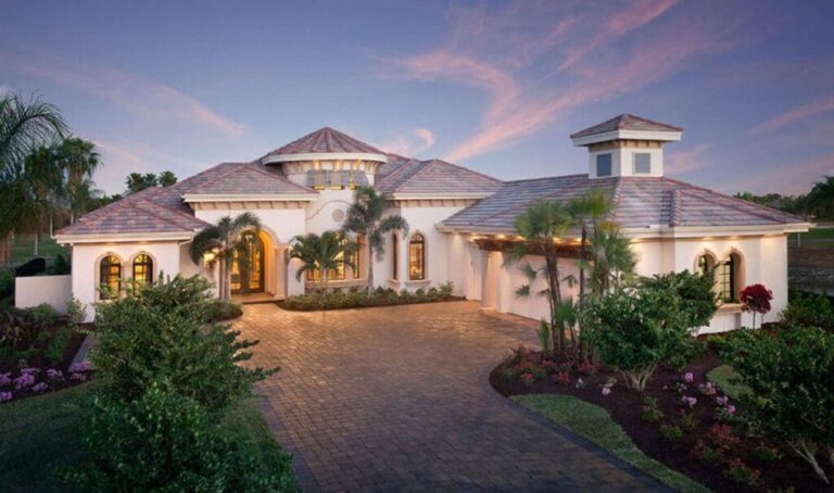 4-Bedroom 1-Story Mediterranean Home with Circular Dining Room (Floor Plan)