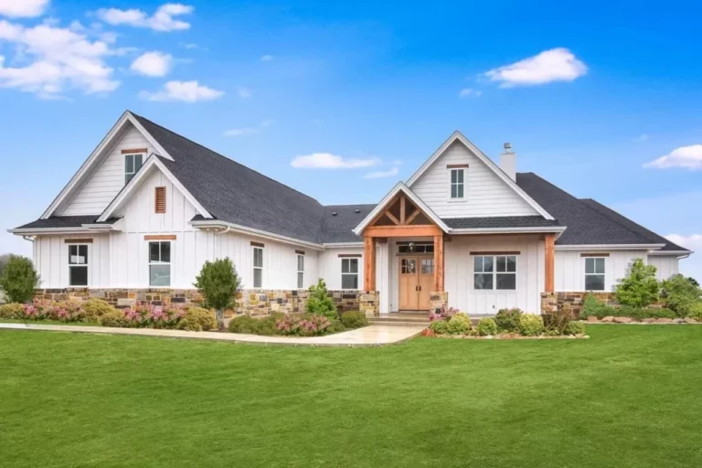 One-Story 6-Bedroom Craftsman Home with Bonus Room (Floor Plan)