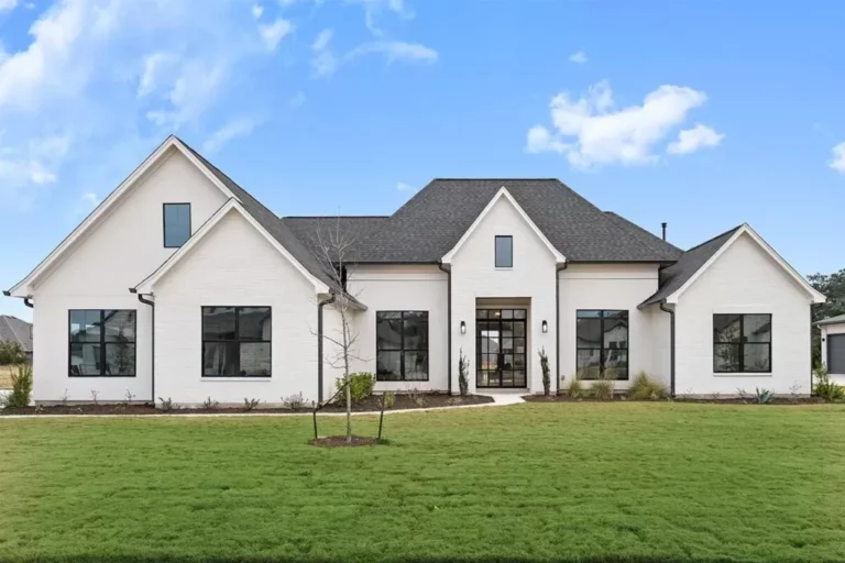 Open Concept 5-Bedroom Single-Story Transitional House with Home Office and Game Room (Floor Plan)