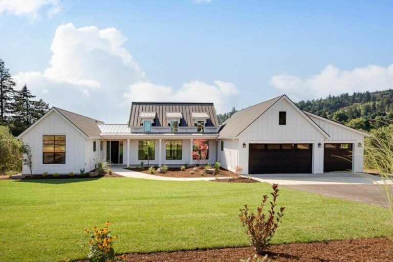 Bright and Open 3-Bedroom Single-Story Modern Farmhouse With Dual Fireplaces (Floor Plan)