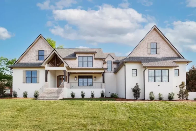 Dual-Story 4-Bedroom New American House with Bonus Room Flexibility (Floor Plan)