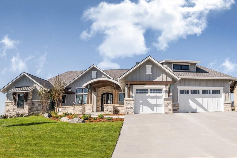 4-Bedroom 1-Story New American House with Large Rear Porch (Floor Plan)