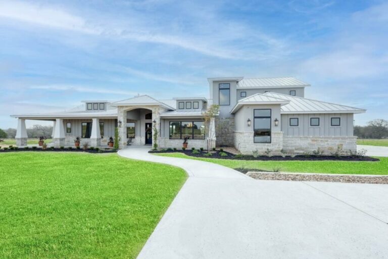 5-Bedroom 2-Story Modern Hill Country House with Flex Living Room (Floor Plan)