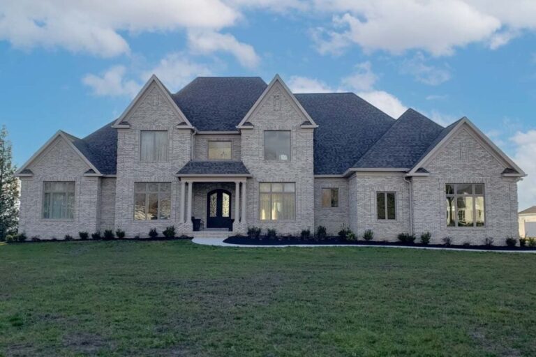 4-Bedroom 2-Story European House with 2-Story Living Room (Floor Plan)